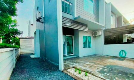 ให้เช่าทาวน์เฮาส์ - 7-Eleven บางบัวทอง 1กม. เช่าทาวน์โฮม 2 ชั้น 3 นอน 2 น้ำ จัดเต็มเฟอร์ฯ ของใช้ไฟฟ้า วัดสามง่าม บางบัวทอง