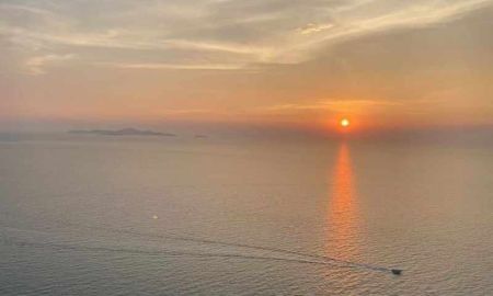 ขายคอนโด - ขายคอนโด The Palm Wongamat Beach Pattaya วิวทะเล โควต้าต่างชาติ