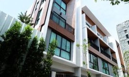 ให้เช่าทาวน์เฮาส์ - ให้เช่า] ทาวน์โฮม 4 ชั้น นราธิวาสราชนครินทร์ ซอย 9 / 3 ห้องนอน 4 ห้องน้ำ / 30 ตรว. 200 ตรม. **65,000**