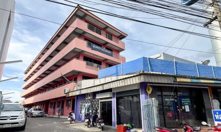 ขายอพาร์ทเม้นท์ / โรงแรม - ขายด่วน อพาร์ทเม้นท์/หอพักอ้อมใหญ่ 50ห้อง 200ตารางวา ติดถนนเพชรเกษม อยู่ในที่ดินผังสีม่วง เยื้องกับบิ๊กซีอ้อมใหญ่/ตลาดพันล้าน อ้อมใหญ่ สามพราน นครปฐม