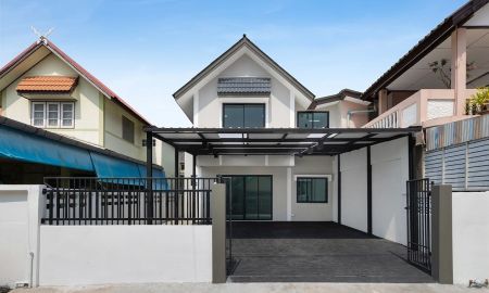 ขายบ้าน - บ้านแฝด 2 ชั้น รีโนเวทใหม่ หมู่บ้านลานทอง ติวานนท์-ปากเกร็ด สวย พร้อมอยู่ ราคาคุ้มค่า