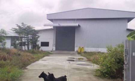 ขายโรงงาน / โกดัง - ที่ดินพร้อมโรงงาน มีห้องพักพนักงาน 7 ห้อง ติดถนน บางนา ตราด กม. 31