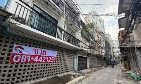 ขายอพาร์ทเม้นท์ / โรงแรม - ขายหอพัก3ชั้น ถนนสี่พระยา ซอยถนนนเรศ พื้นที่29ตรว. ขายเพียง25ล้าน ตึกปรับปรุงใหม่ ติดถนนซอย2ด้าน ห่างจากถนนสี่พระยาเพียงแค่250เมตรเท่านั้น