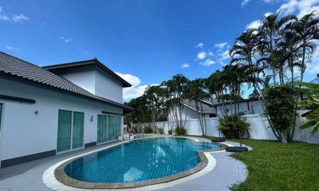 ให้เช่าบ้าน - ปล่อยเช่า บ้านพูลวิลล่า 2 ชั้น 4 ห้องนอน Villa Med ซอยสยาม