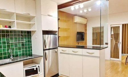 ให้เช่าคอนโด - เซ็นทรัล บางรัก 1.5 กม. BTS เซนต์หลุยส์ 200 ม. ให้เช่าคอนโดชั้น10 48ตร.ม. .2แอร์ พร้อมเฟอร์ฯ 1 นอน 1 น้ำ ถ. สาทรใต้