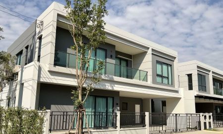 ให้เช่าบ้าน - ให้เช่า บ้านเดี่ยว 2 ชั้น Centro Bangna ขับรถเพียง 1 นาทีถึงเมกาบางนา