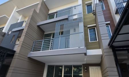 ขายทาวน์เฮาส์ - ขาย ทาวน์โฮม 3 ชั้น ทาวน์พลัส ประชาอุทิศ บนเนื้อที่ 18.8 ตรว. สภาพดีใหม่ พร้อมเข้าอยู่