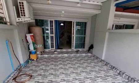 ให้เช่าทาวน์เฮาส์ - ให้เช่า กิตตินคร ซอยมังกร (ราคาไม่แพง) ใกล้ ถ.เทพารักษ์