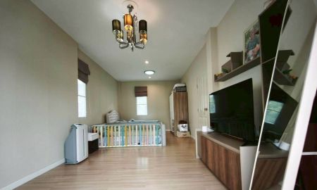 ขายบ้าน - ราคานี้มีอยู่จริง! ขายบ้านสวย สภาพมือหนึ่ง ในราคาบ้านมือสอง บ้านแฝด 2 ชั้น คลัสเตอร์วิลล์ 4 บางกรวย