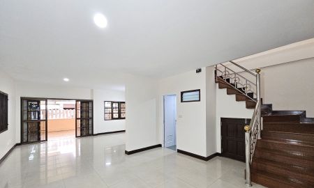 ขายทาวน์เฮาส์ - ขาย: ทาวน์เฮาส์ 2 ชั้น 28 ตรว. หมู่บ้านพนาสนธิ์วิลล่า 2 รีโนเวทใหม่เอี่ยม นิมิตใหม่ 1 มีนบุรี