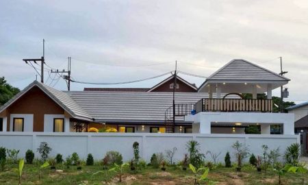 ขายบ้าน - ขายพลูวิลล่าหรู พร้อมเข้าอยู่ ไสตล์โมเดิร์น ใกล้จอมเทียนพัทยา