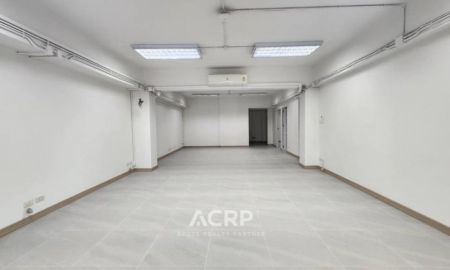 ให้เช่าอาคารพาณิชย์ / สำนักงาน - ให้เช่าอาคารสำนักงาน 5 ชั้น ซอยพัฒนาการ 31/1 ทำเลดี รีโนเวทใหม่ พร้อมใช้งาน