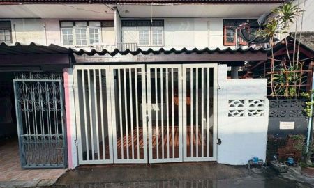 ขายทาวน์เฮาส์ - ขายทาวน์เฮ้าส์ 2 ชั้น 16 ตารางวา หมู่บ้านร่มไทร ซอยคลองลำเจียก10 ถ.ประเสริฐมนูกิจ บึงกุ่ม กรุงเทพมหานคร ZT847