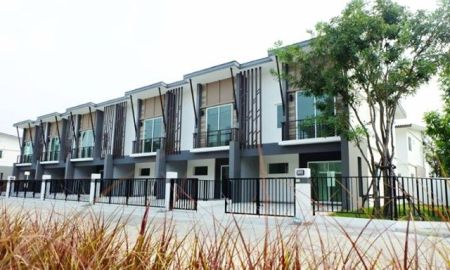 ให้เช่าทาวน์เฮาส์ - ทำเลดี รพ.บางใหญ่ 400 ม. ให้เช่าทาวน์โฮม 2 ชั้น 3 นอนซ.กันตนา-วงแหวนฯ MRT ตลาดบางใหญ่ 3.9 กม. 2 น้ำ ตลาด พระเงิน 1.7 กม.พฤกษา