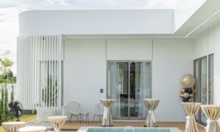 ขายบ้าน - พูลวิลล่าส่วนตัว (SENNARA) ชั้นเดียว, สั่งสร้าง โครงการสร้างใหม่ โมเดิร์นทรอปิคอล โทนอบอุ่นลายไม้