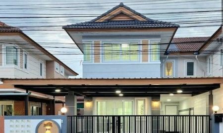 ขายบ้าน - บ้านแฝด 2ชั้นติดถนนหลักเหมาะในการอยู่อาศัย และทำธุระกิจรีโเวทใหม่ทั้งหลัง