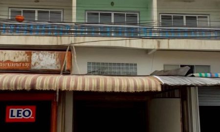 ขายอาคารพาณิชย์ / สำนักงาน - ขาย ถูกมาก อาคารพาณิชย์ 3.5 ชั้น ใจกลางเมืองนครปฐม