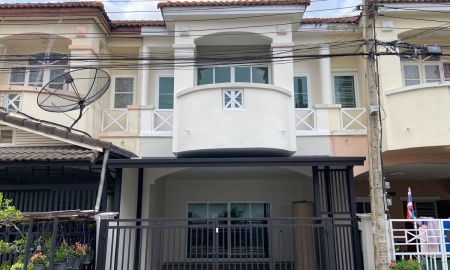 ขายทาวน์เฮาส์ - ขาย ทาวน์เฮ้าส์ 2 ชั้น หมู่บ้านร่มโพธิ์ เนื้อที่ 20 ตร.ว. อ.บางบัวทอง จ.นนทบุรี