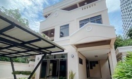 ให้เช่าบ้าน - ให้เช่าบ้านเดี่ยว3 ชั้น ใกล้ BTS นานา ถนนเพลินจิต 5ห้องนอน สุขุมวิทซอย4