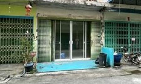 ขายอาคารพาณิชย์ / สำนักงาน - ขายด่วน ถูกมาก !! อาคารพาณิชย์ 3.5 ชั้น ซอยวุฒากาศ 47 และ 53 เข้าออกได้ 2 ซอย ใกล้bts วุฒากาศ 700 เมตร น้ำไม่ท่วม