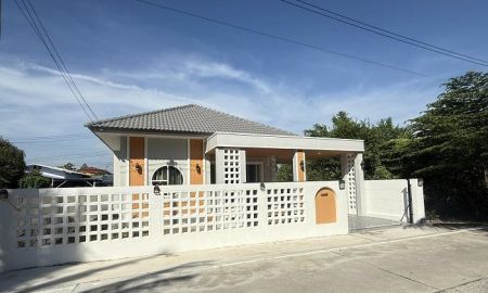 ขายบ้าน - ขายบ้านเดี่ยวชั้นเดียวสร้างใหม่ พร้อมอยู่ ขนาด42ตรว เฟอร์นิเจอร์ครบ ใกล้ถนนมอเตอร์เวย์ชลบุรี-พัทยา บ้านบึง ชลบุรี.