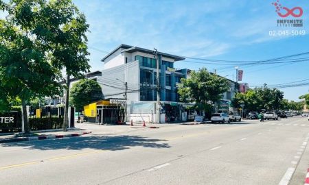 อาคารพาณิชย์ / สำนักงาน - ขายโฮมออฟฟิศ 3.5ชั้น 38ตรว.ติดถนนราษฎร์พัฒนา ใกล้BTSสีส้ม