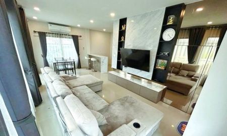 ให้เช่าบ้าน - ม.กรุงเทพ รังสิต 3.2กม. 4นอน ซ.บงกช31-37 เช่าบ้านเดี่ยว 2 ชั้น 50ตร.ว. 200ตร.ม. 3น้ำ ตลาดคลองหลวง 2กม.ขาย-