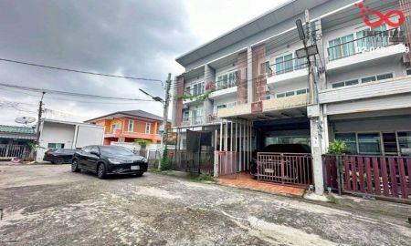 ขายทาวน์เฮาส์ - ขายทาวน์โฮม 3ชั้น 18ตร.วา ลาดพร้าว นาคนิวาส 27