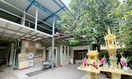 ขายโรงงาน / โกดัง - ขายโฮมออฟฟิศ พร้อมโกดังเก็บสินค้า ตกแต่งไว้ดีใช้งานได้ทันที 137 ตร.ว. ทำเล ซอยจุลินท์จัดสรร 4 บางบัวทอง นนทบุรี