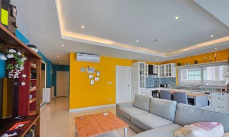 ขายคอนโด - ขายคอนโด Tudor Court ตำหนักห้องหัวมุม ขนาดใหญ่ 1 ห้องนอน