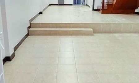 ให้เช่าทาวน์เฮาส์ - MRT วัชรพล 2.8 กม. เพลินนารี่ มอลล์ 1.7 กม.แหล่งช้อปปิ้ง 20 ตร.วา.160 ตร.ม.ทาวน์เฮ้าส์ 2 ชั้น 2 นอน 2 น้ำ สวย สะอาด ห้าแยกวัชรพล