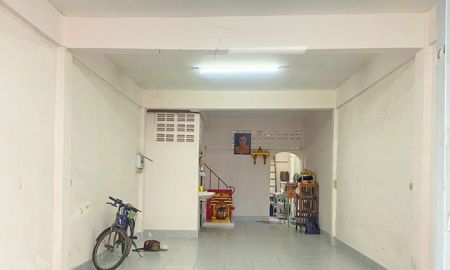 ให้เช่าอาคารพาณิชย์ / สำนักงาน - จรัญสนิทวงศ์ 44-50อาคารพาณิชย์ 3 ชั้น พื้นที่กว้าง MRT สิรินธร 800 ม. เซ็นทรัล ปิ่นเกล้า 2.4 กม. สภาพสวย 17 ตร.วา.