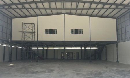 ให้เช่าโรงงาน / โกดัง - ให้เช่าโกดังสร้างใหม่ 2 ชั้นพร้อมออฟฟิต ขนาด 900 ตรม อ่อนนุช 70/1 รถเทลเลอร์ 40 ฟุต เข้า-ออกได้