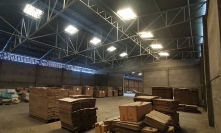 ให้เช่าโรงงาน / โกดัง - ให้เช่าโกดังสามพราน นครปฐม รถเทเลอร์ขนาดใหญ่สามารถเข้า-ออกได้สะดวก ขนาดโกดัง 750 ตร.ม. สูง 5.5 ม.