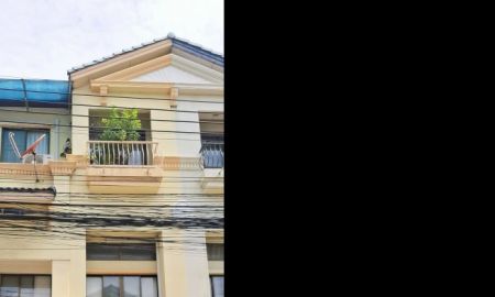 ขายทาวน์เฮาส์ - ขายบ้านอยู่เอง ใจกลางเมือง ใกล้โรงเรียน ติดสถานทูต ค่ะ