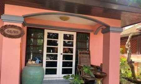 ขายบ้าน - ขายบ้านเดี่ยว เมืองชลบุรี หมู่บ้านเทพธานี ถ.เสม็ดอ่างศิลา ขนาด 48 ตารางวา บ้านมีบริเวณ ทำเลชุมชน ราคาเสนอขายเงินสด ต่อรองได้ 3.49 ลบ.