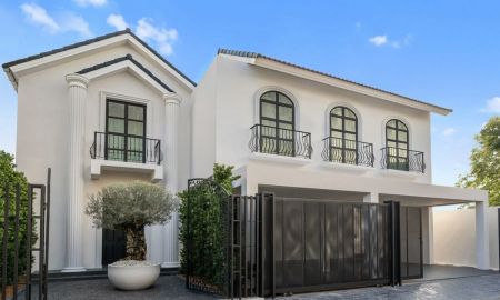 ขายบ้าน - บ้านเดี่ยว พร้อมสระว่ายน้ำ 100 ตารางวา ซอยนาคนิวาส 41 เขตลาดพร้าว ใกล้รถไฟฟ้าสีเหลือ ลาดพร้าว 71