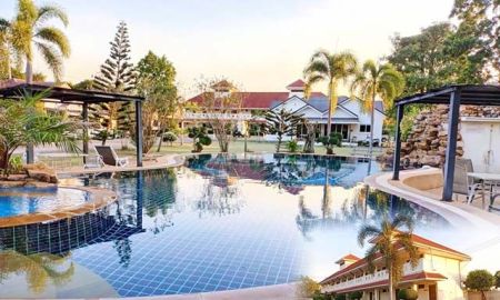 ให้เช่าอพาร์ทเม้นท์ / โรงแรม - ถ.พรประภานิมิตร 3305ตรม. Pool Villa โรงแรม 40 ห้อง 8 ไร่ สยามคันทรีคลับ 4.5กม.ให้เช่าขาดทุน 50% 2ชั้น รีสอร์ท 8 หลัง พัทยา 200 ม.