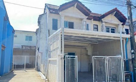 ขายทาวน์เฮาส์ - ขายถูกทาวน์เฮ้าส์มุม 2 ชั้น หมู่บ้านทรงพล ซ.ลำลูกกา 13 เนื้อที่ 17 ตรว. มี 2 นอน 2 น้ำ รีโนเวทใหม่ ราคา 1,590,000 บาท สินเชื่อฟรี