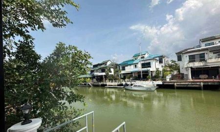 ขายบ้าน - ขาย Yacht Club 3 บ้านติดทะเล โซนนาจอมเทียน 4 ห้องนอน