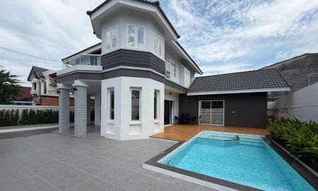 ขายบ้าน - ขายพูลวิลล่าสไตล์โมเดิร์น ใจกลางพัทยา 3 ห้องนอน นาเกลือ