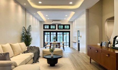 ให้เช่าทาวน์เฮาส์ - ให้เช่าทาวโฮม 4 ชั้น 6 ห้องนอน ย่านพระโขนง สุขุมวิท 71 ซอยปรีดีพนมยงค์ 35 พร้อมเข้าอยู่