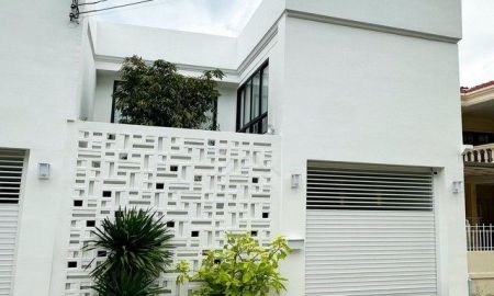 ขายทาวน์เฮาส์ - ขายทาวน์โฮม 2 ชั้น 4 ห้องนอน สุขุมวิท 71 ปรีดีพนมยงค์ 14 (เข้าได้หลายทาง) ใกล้เอกมัยและทองหล่อ ตกแต่งพร้อมอยู่ โครงสร้างแข็งแรง