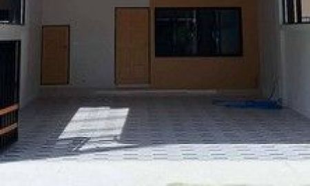 ขายทาวน์เฮาส์ - ขายบ้านทาวน์โฮม 2 ชั้น ใจกลางเมืองสุราษฎร์ธานี ทำเลดีใกล้แยกวัดมะปริง