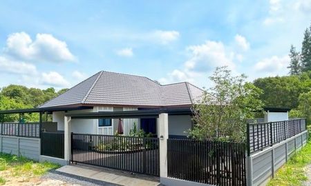 ขายบ้าน - ขายบ้านเดี่ยวหลังใหญ่ พร้อมสระว่ายน้ำส่วนตัว ใจกลางเมืองสุราษฎร์ธานี