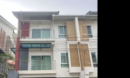 ขายทาวน์เฮาส์ - ขายทาวเฮาว์ 3 ชั้น ต.คอหงส์ อ.หาดใหญ่ ตรงข้ามโรงเรียน มอ.ว.