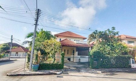 ขายบ้าน - โครงการ รุ่งอรุณ 3 เฟส 5 หางดง เชียงใหม่ บ้านแปลงมุม วิวพระธาตุดอยสุเทพ 115 ตารางวา จอดรถหลายคัน