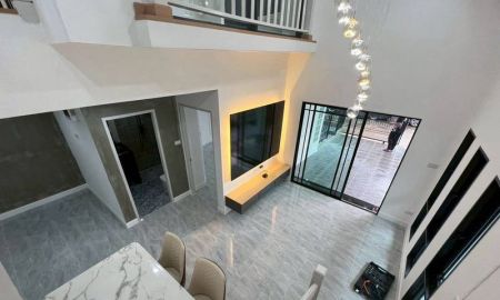 ขายทาวน์เฮาส์ - วรารักษ์ รังสิต - คลอง 3 เนื้อที่ 26.8 ตารางวา 2 ห้องนอน ถนนเลียบคลองสาม ถนนโยธาธิการคูคต-คลองหลวง