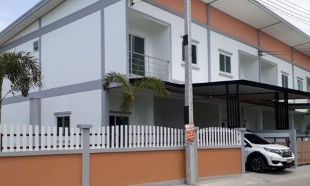 ขายบ้าน - ขายบ้านทาวน์โฮม ปากทางหมู่บ้าน โครงการบ้านสวน บางละมุง 4ทำเลดี ใกล้เมืองพัทยา