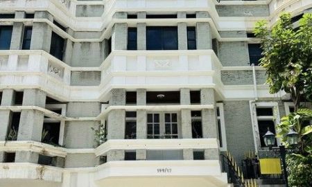 ให้เช่าทาวน์เฮาส์ - ให้เช่าทาวน์โฮม 4 ชั้น 350 ตรม 4 ห้องนอน หมู่บ้านชิชาคาสเซิล สุขุมวิท 31 บ้านพูลวิลล่า หลัง มศว.ประสานมิตร